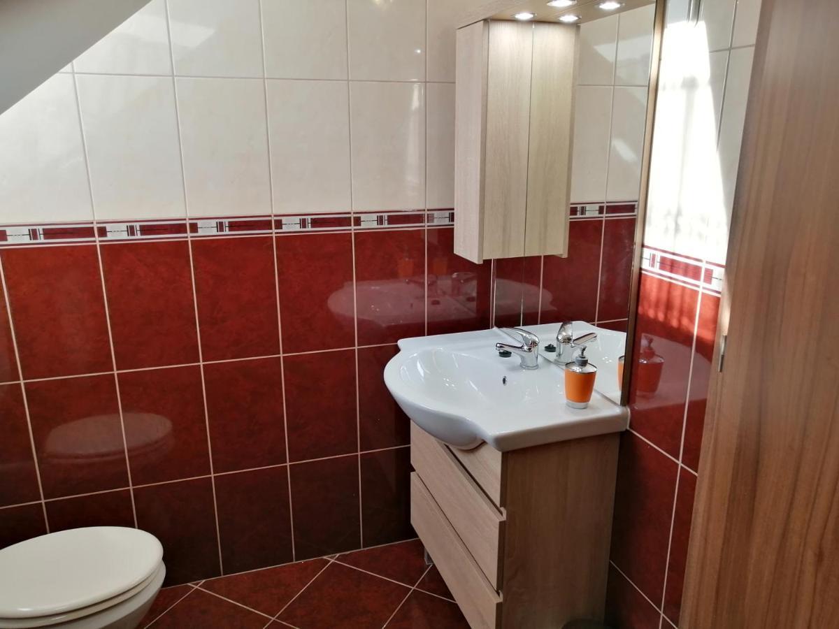 Csipkehaz Apartman Cserkeszőlő Buitenkant foto