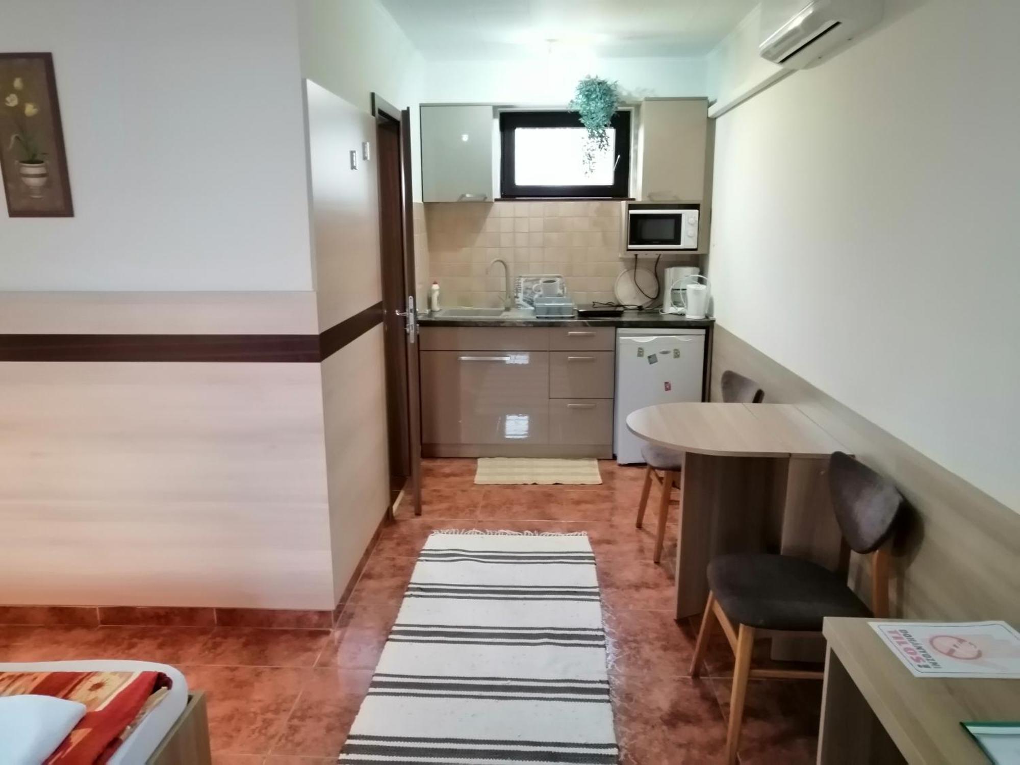 Csipkehaz Apartman Cserkeszőlő Buitenkant foto