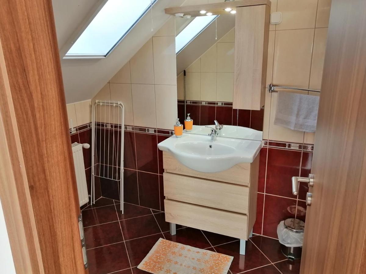 Csipkehaz Apartman Cserkeszőlő Buitenkant foto