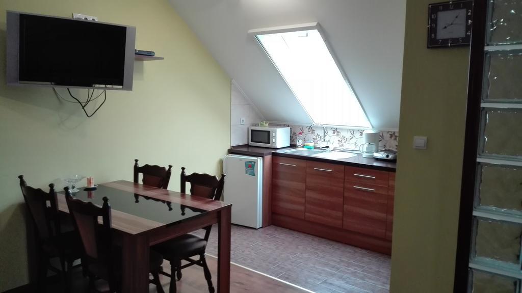 Csipkehaz Apartman Cserkeszőlő Buitenkant foto