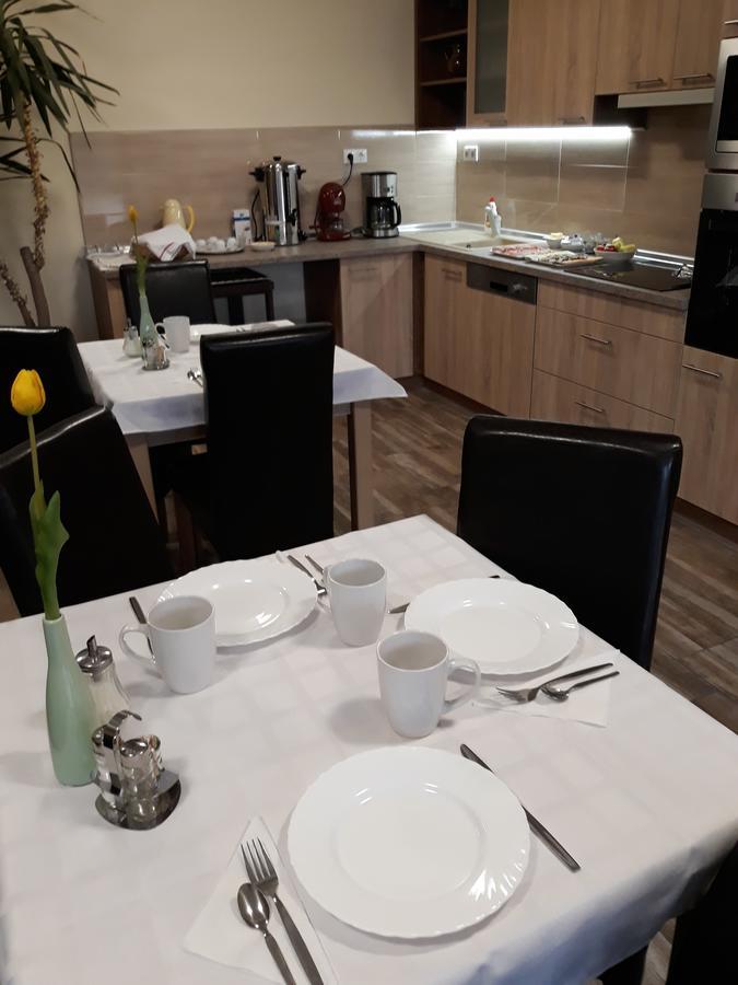 Csipkehaz Apartman Cserkeszőlő Buitenkant foto